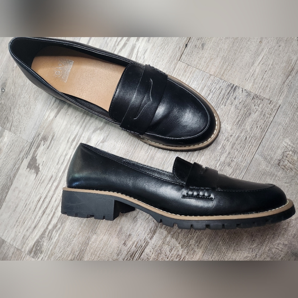 DV by Dolce Vita Black Leather Loafers for Women - Picture 2 of 12